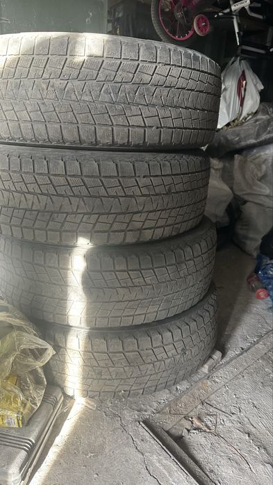 Продам зимнюю резину липучка