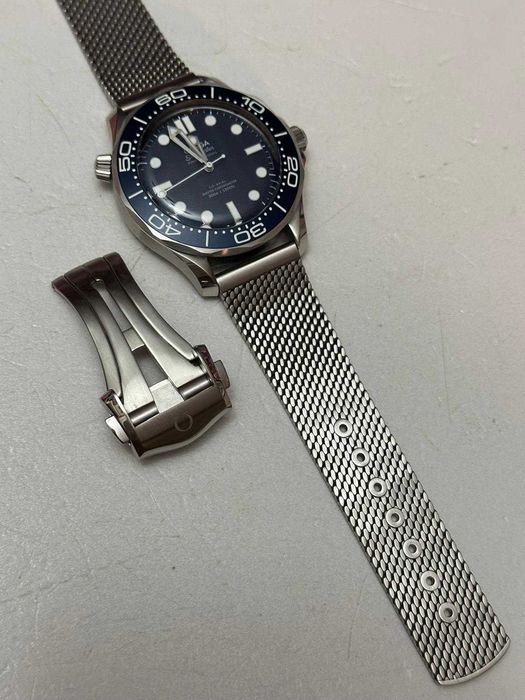 CEAS OMEGA SEAMASTER 300 - James Bond 60th Anniversary - C. 8806- 42mm