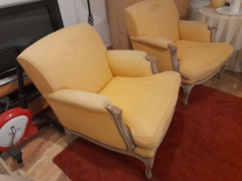 De vanzare canapea cu 2 fotolii  antic
