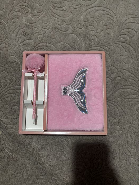 Комплект-дневник и химикал с пухче за момичета