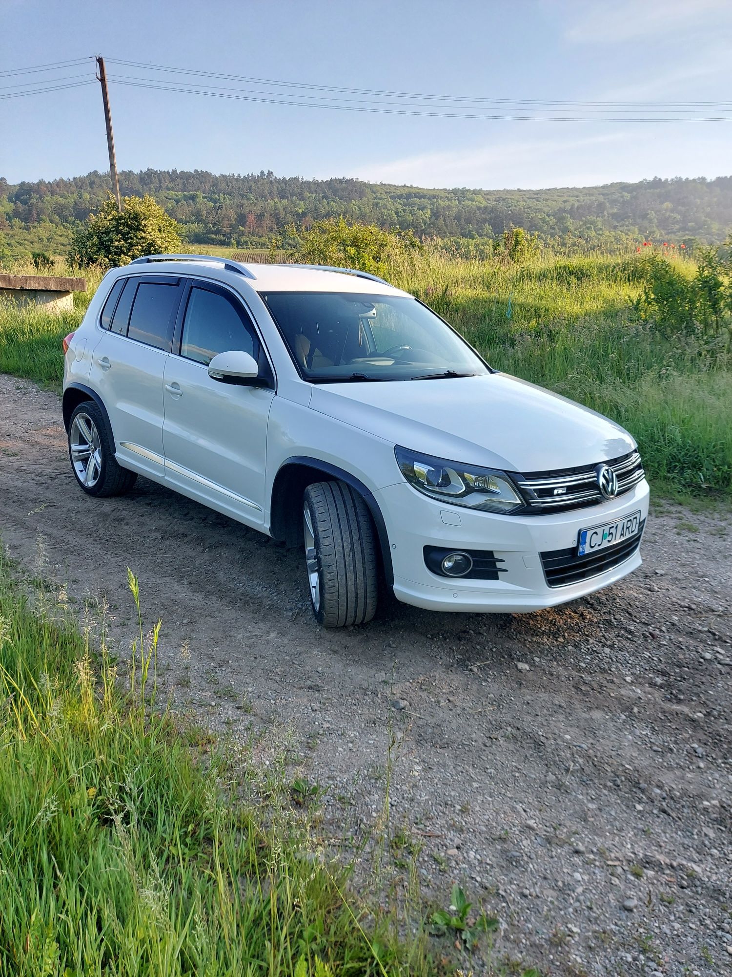 Vând Vw Tiguan R-line 12.200  euro