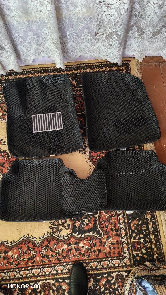 Evakor polik Tracker 2 uchun