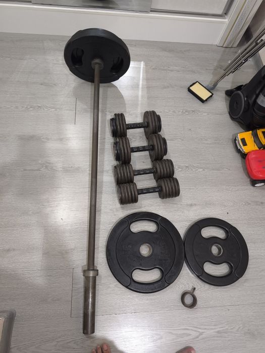 «Продаю штангу и гантели с блинами»