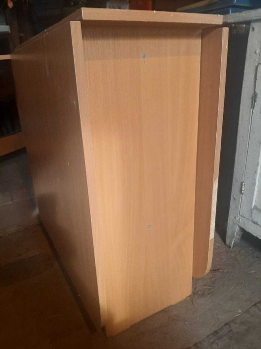 Продам стол-книжку.