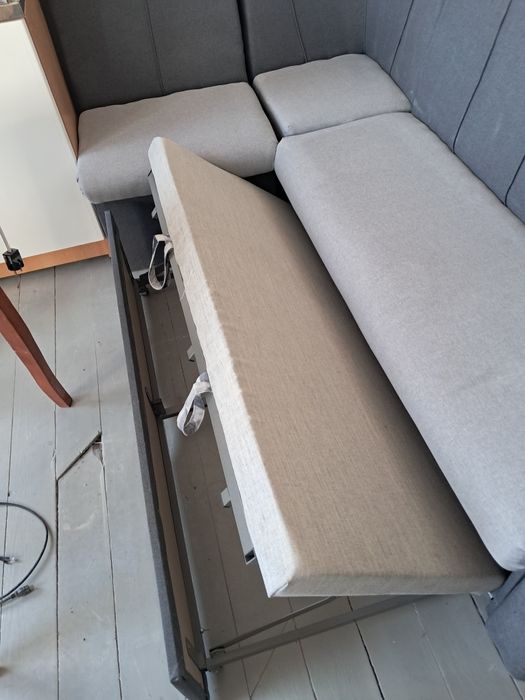 Продавам модулен диван