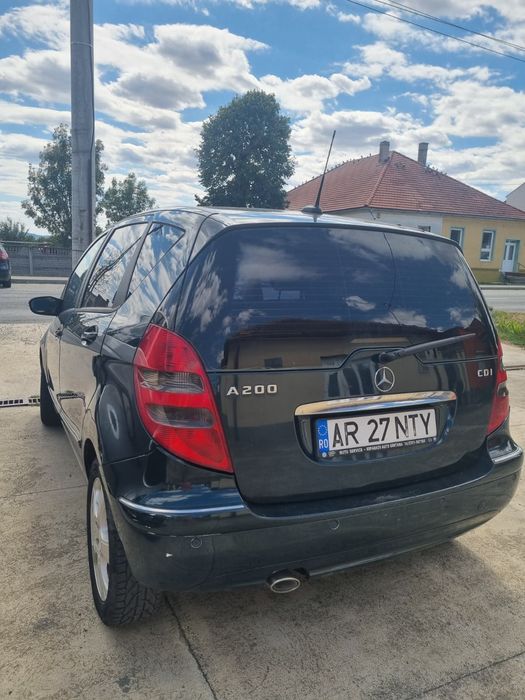 Vând Mercedes A class 200