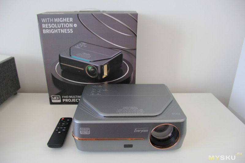 Продам проектор Everycom y627