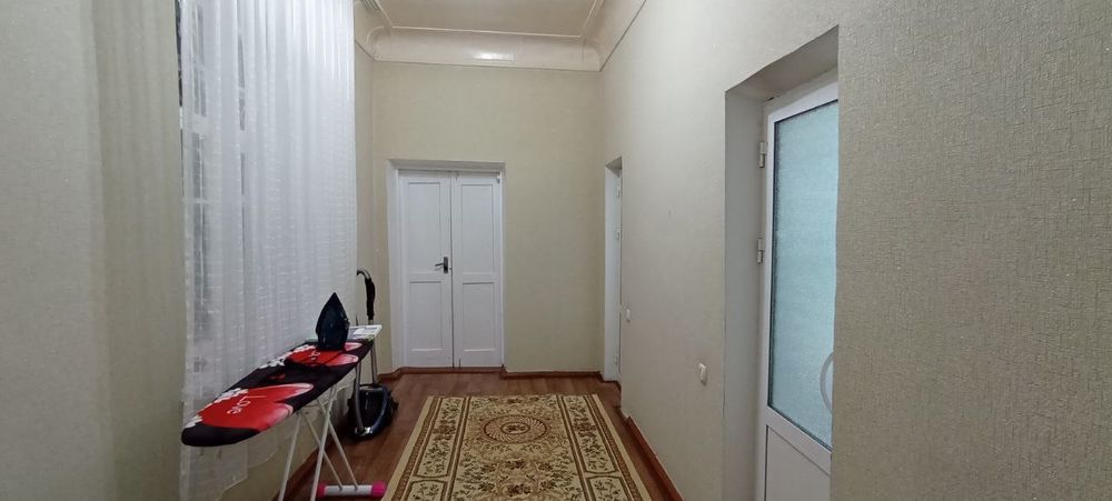 Ховли уй Ижарага берилади Паркентский Бозорни олдида 4 соток 4 хона