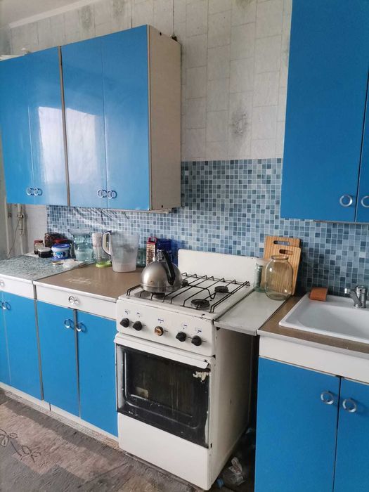 4 комнатная квартира 6-12 кафе Цезарь