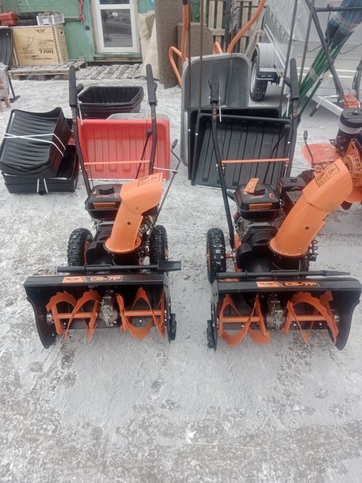 Снегоуборочная СБ-7Р