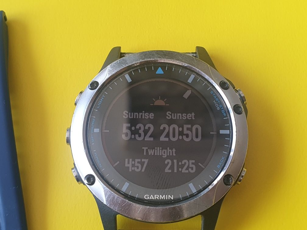 Часовник Garmin Quatix 5 Sapphire (Fenix)