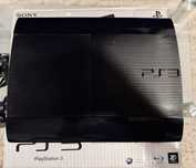 Playstation 3 Super Slim 700GB la CUTIE  stare impecabila + factura