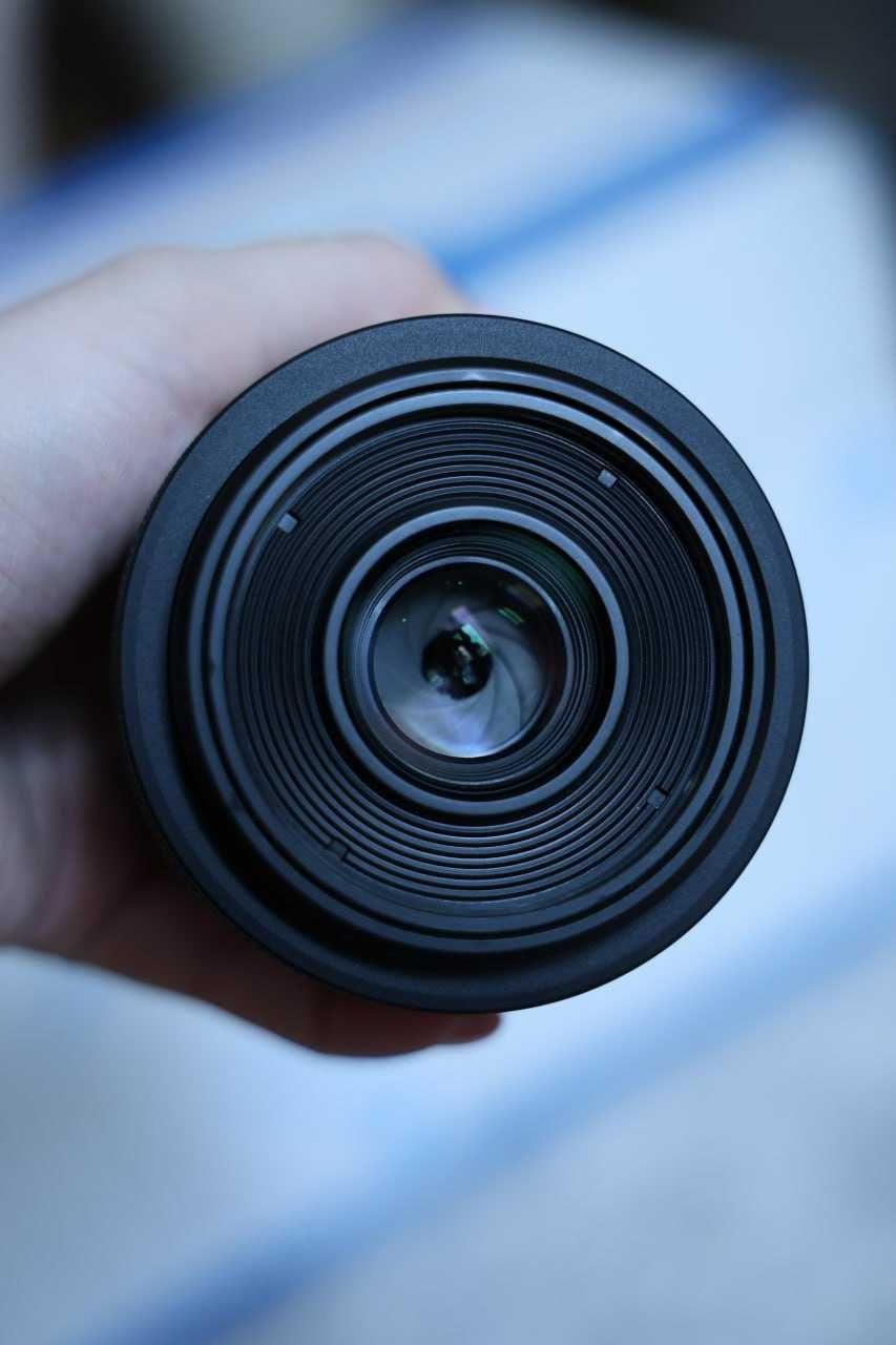 Объектив Canon RF 35mm f/1.8 Macro IS STM