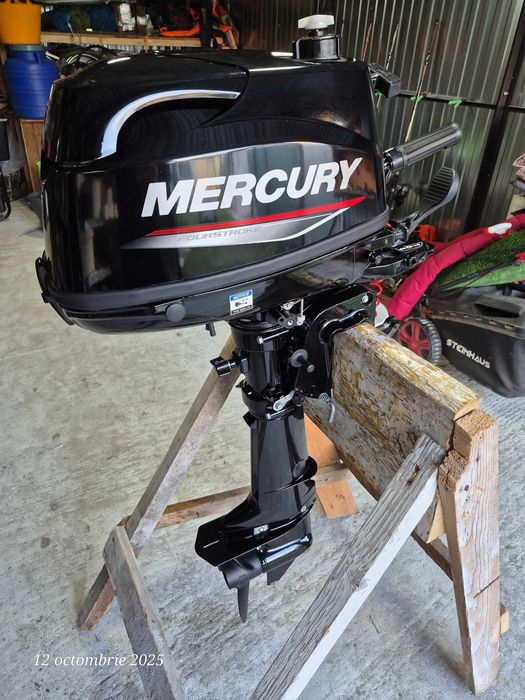 Vand barca Quicksilver cu motor Mercuri 6 CP sonar lowrance si remorca