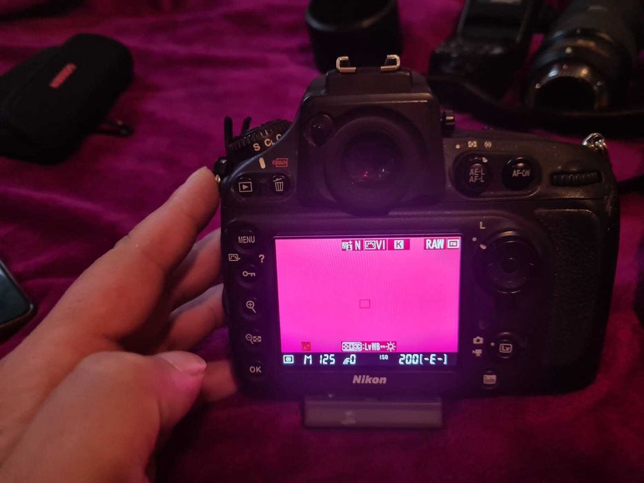 Camere Nikon folosite ambele