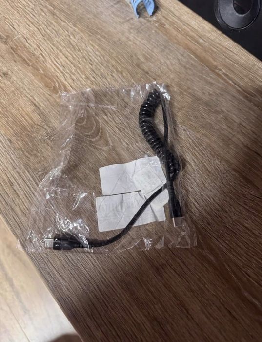 Cablu USB c ondulat mașina