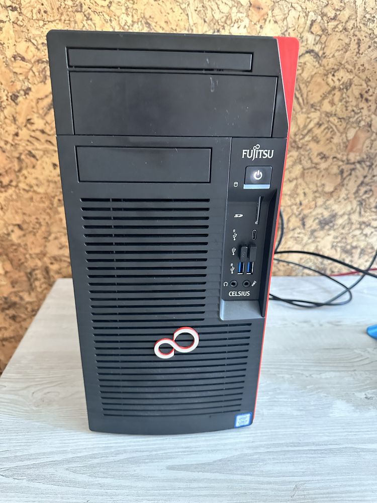 Компютър Fujitsu Celsius W 580