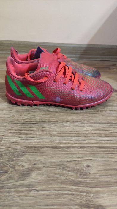 Adidas футболни стоножки 34 номер