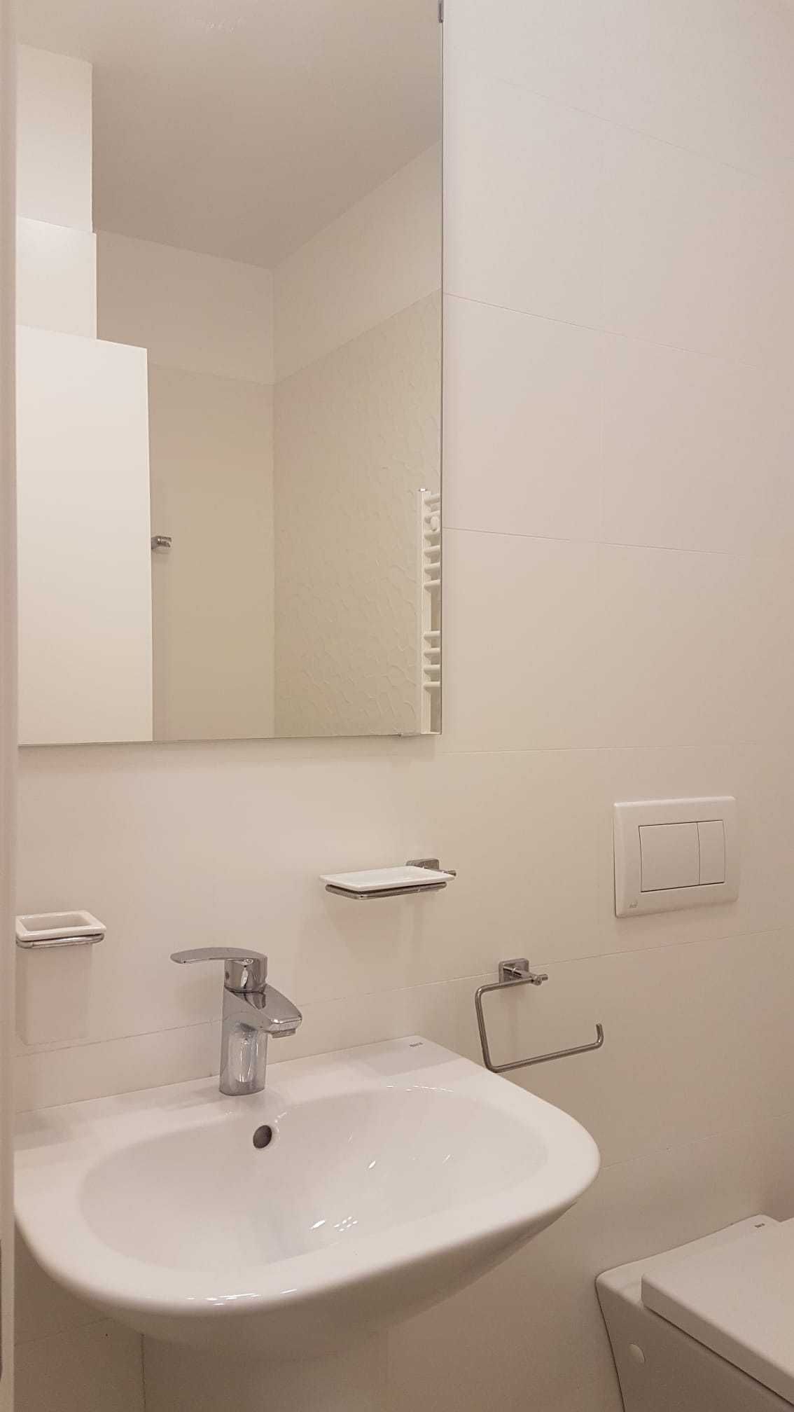 Inchiriez ap. 3 camere de lux, 119 mp, complex Laguna Residence