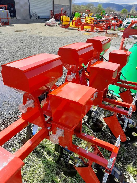 Masina de pus porumb cu azot