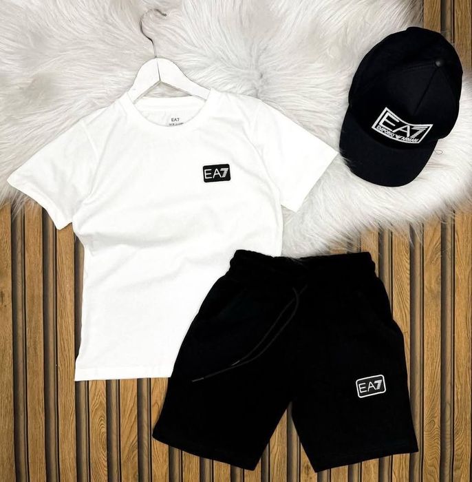 Детски екипи за момче и момиче