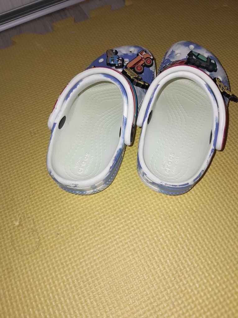 Детски чехли crocs c8 и c9