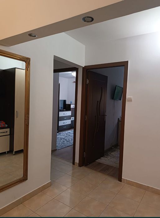 Vând apartament 3 camere MICRO 17