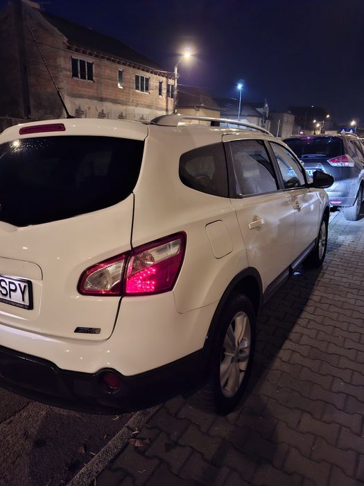 Urgent vând Nissan Qashqai+2 2013