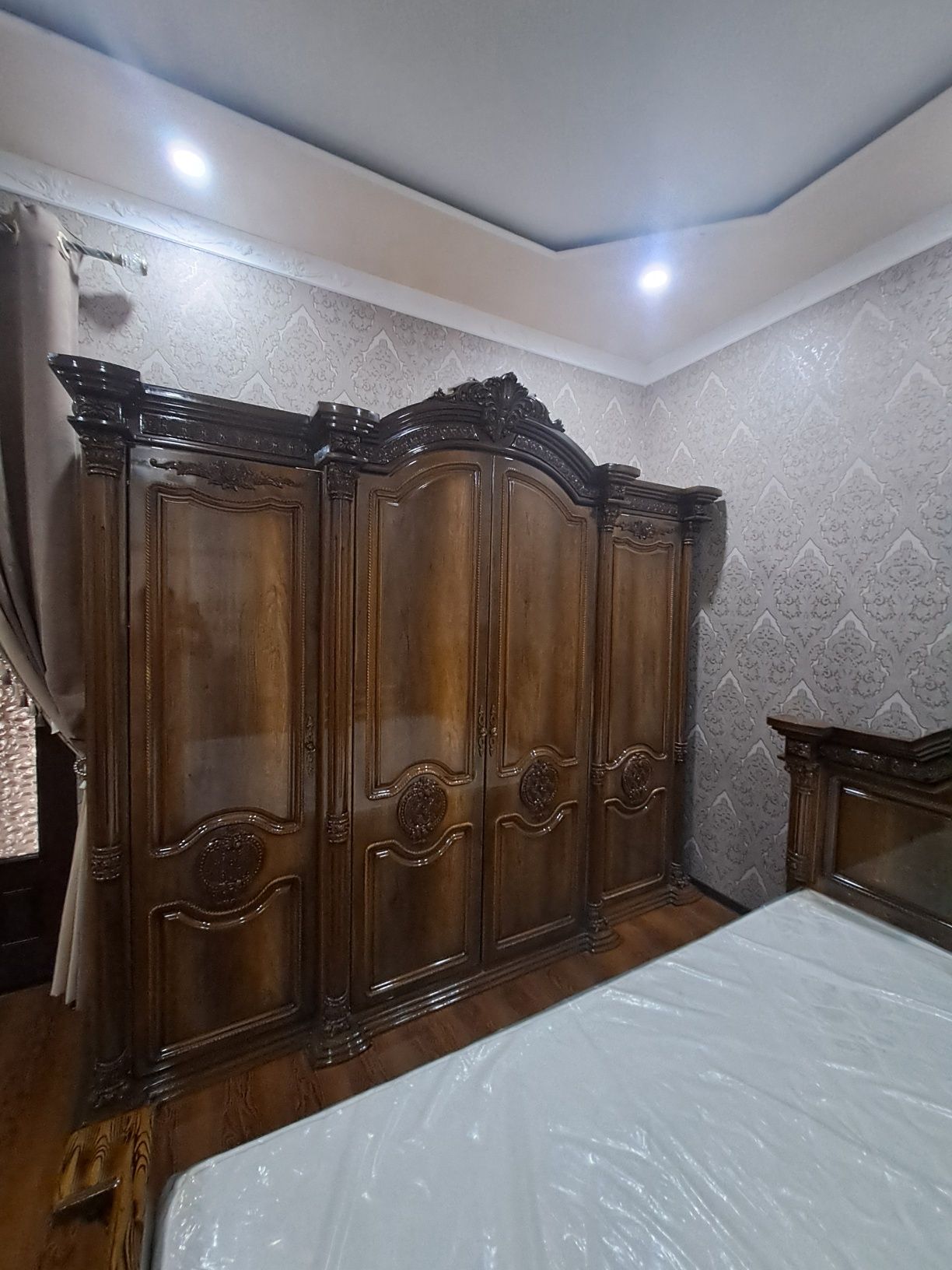 Спальни гарнитуры