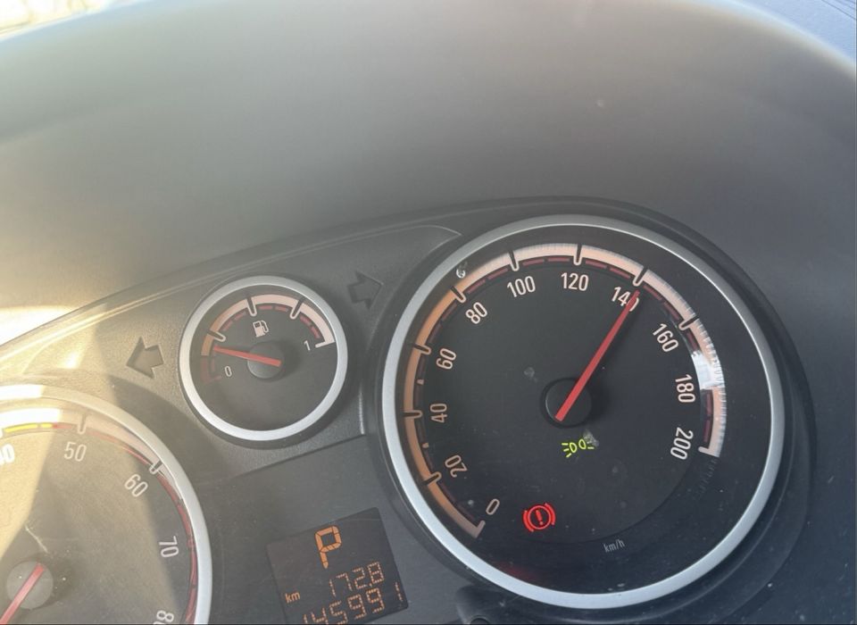 Vând opel corsa 1.4 automat