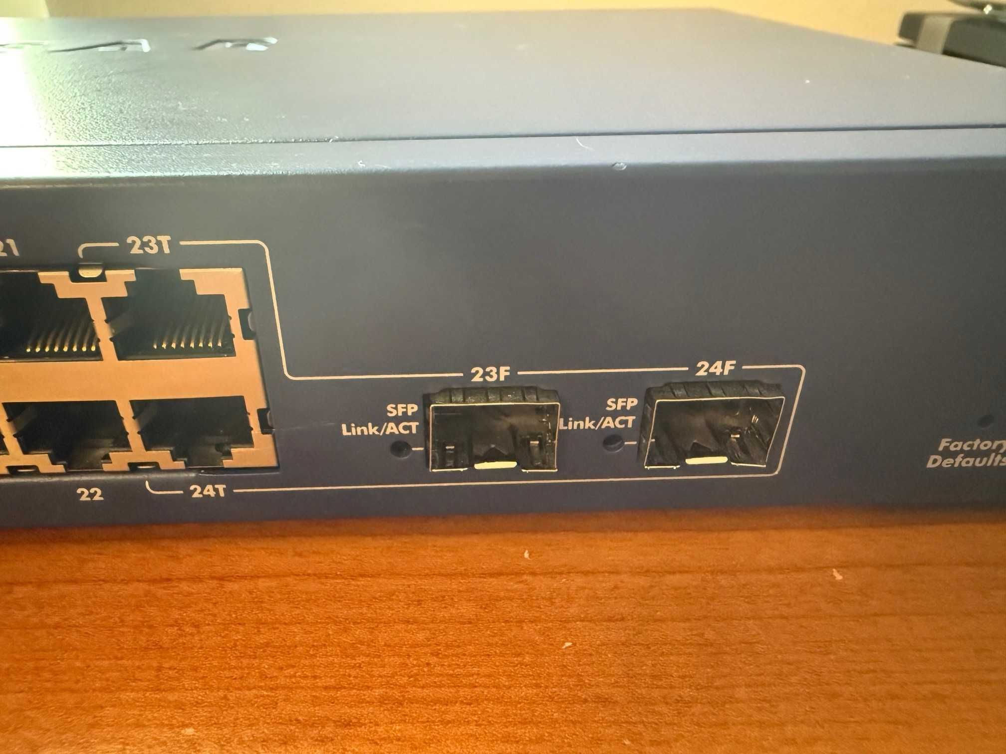 Суич NETGEAR GS724T Managed 24x10/100/1000 Gigabit Smart Switch 2xSFP