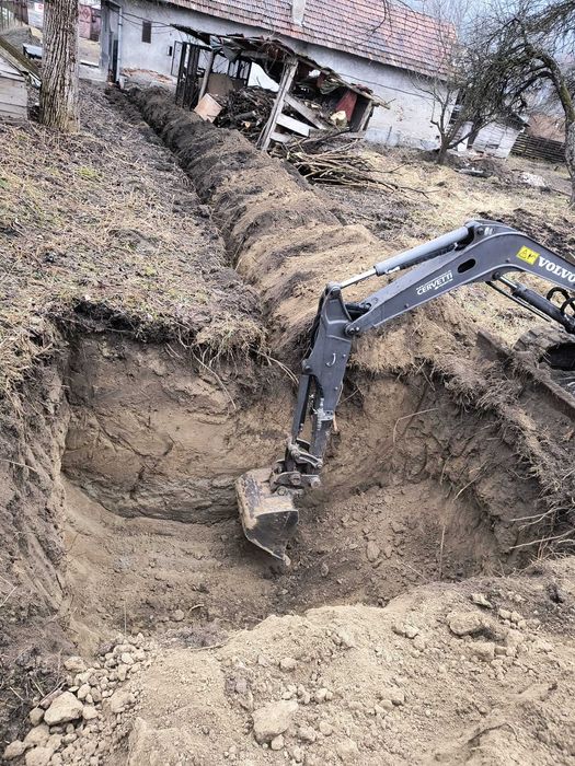 Execut lucrări cu mini-excavator 2.5 tone