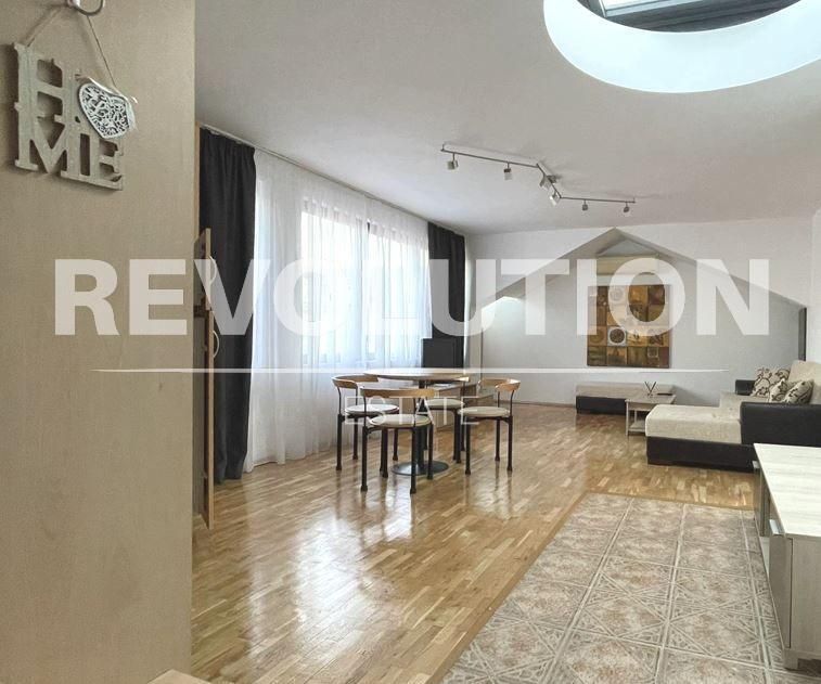 Дава се под наем Двустаен апартамент в Варна, Център - 65 кв.м за 580 € - Снимка #2