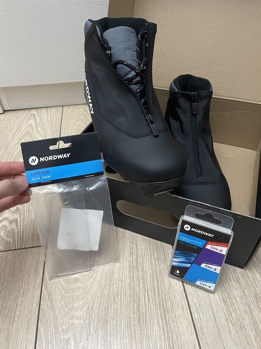 Продам Ботинки для беговых лыж