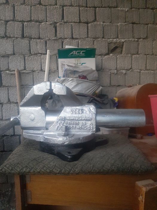 Тиски ссср крутятся