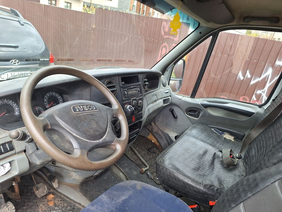 IVECO Daily Autoutilitara 2011, 7 locuri