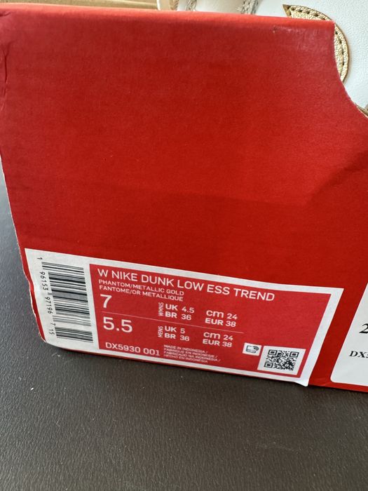 Nike Dunk Low Phantom Metallic Gold - 38 номер като нови!!!