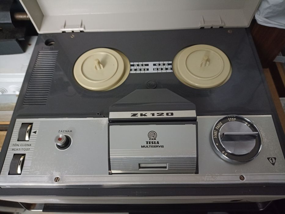 Dezmembrez sau vand magnetofon Tesla ZK 120