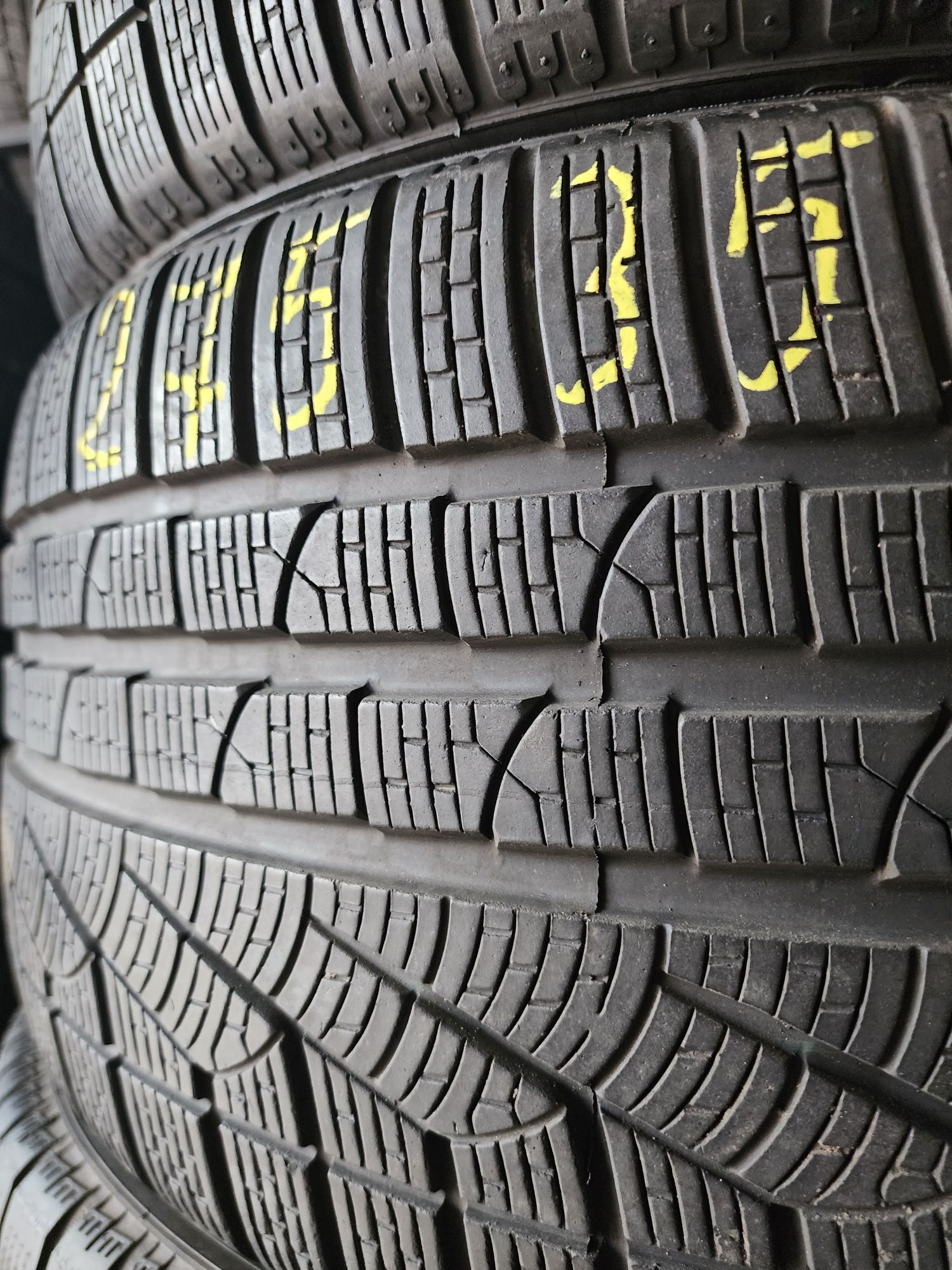 275 35 20 cu 245 40 20 set de 4 pirelli de iarna 7 din 8 mm profil.