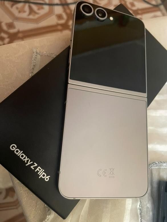 Samsung Z Flip6 256GB
