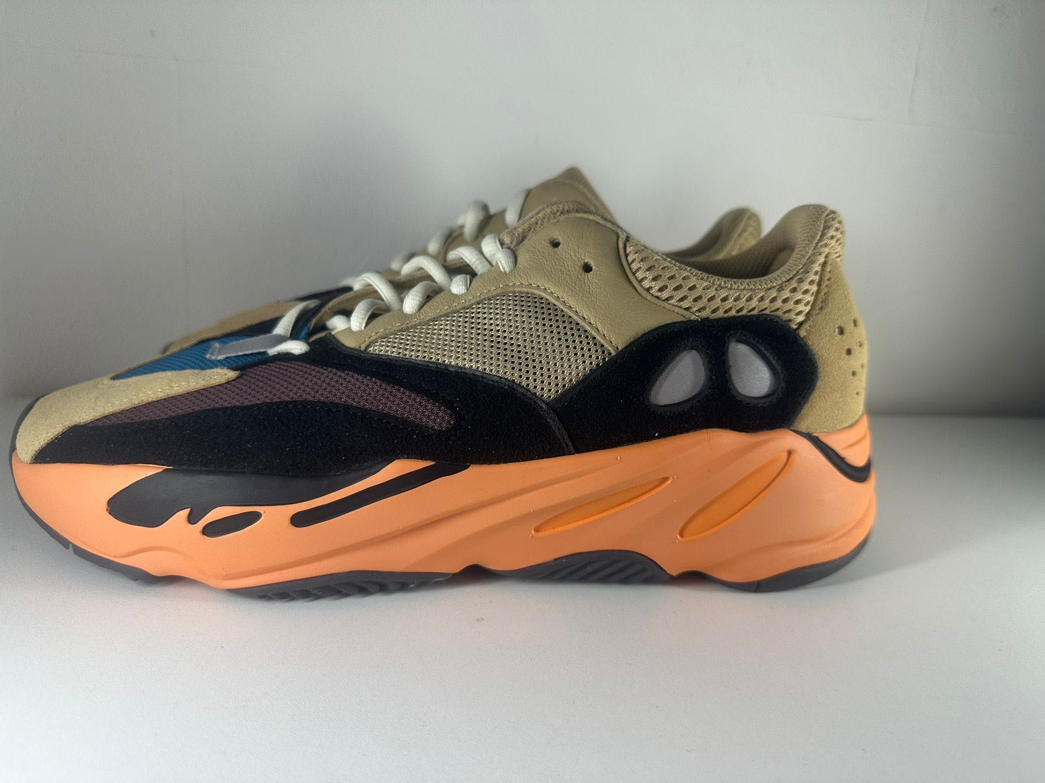 Yeezy 700 Adidas Original