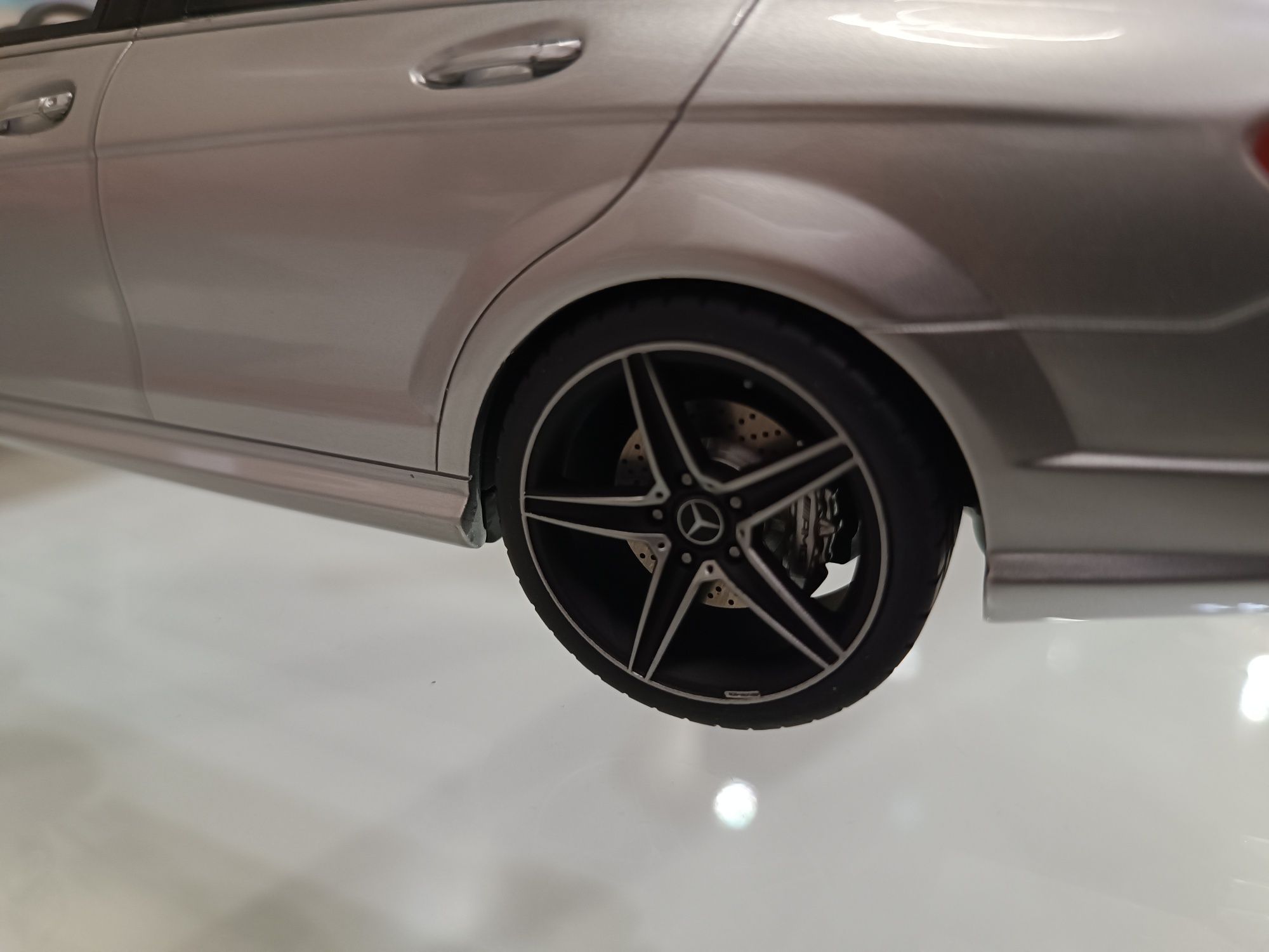 Mercedes w204 C63 AMG 1:18