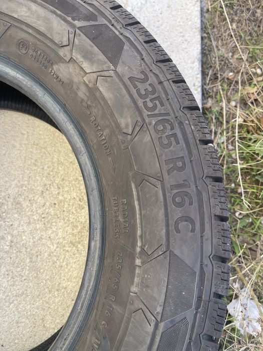 Гуми Continental 235 65 16c зимни