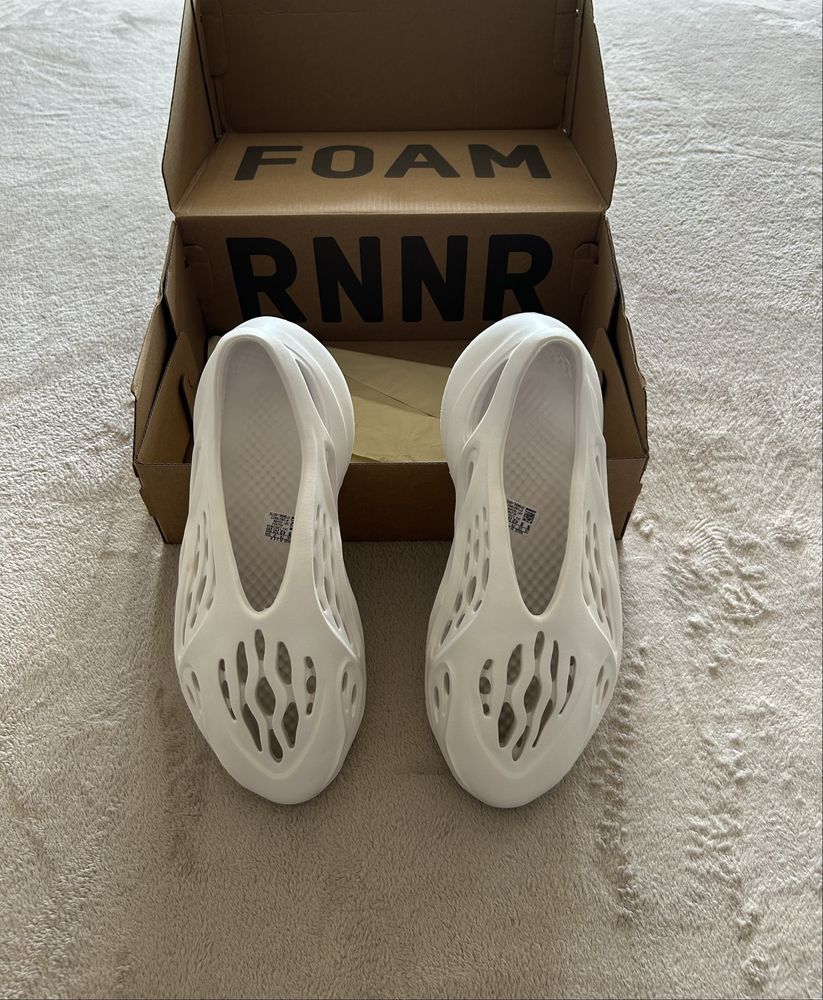 Yeezy foam runner