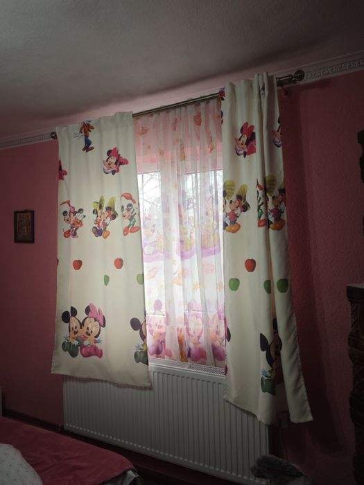 Perdele fetita,Minnie și Prietenii!