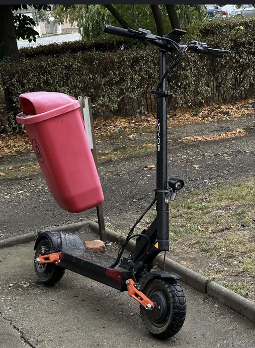 Vand Schimb trotineta electrica Joyor T 10  nawa luata de o luna