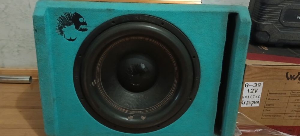 Активный сабвуфер с 4 канальным усилителем