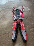 Vând echipament Alpinestars