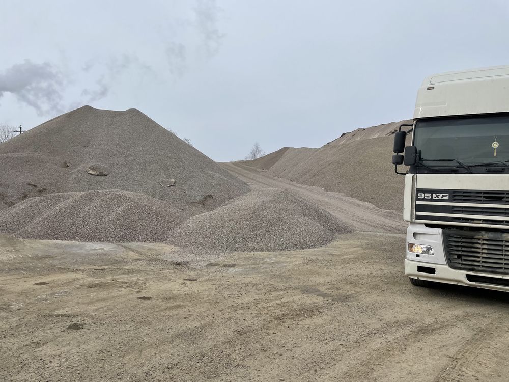 Щебень накопитель в городе, отгрузка ЗИЛам Газонам, КамАзам