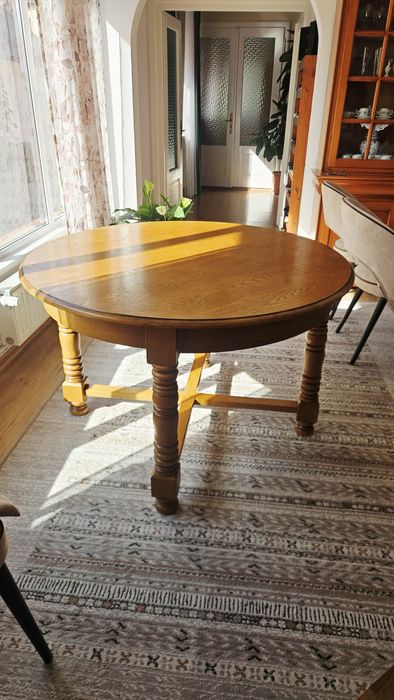 Masă rotundă extensibilă